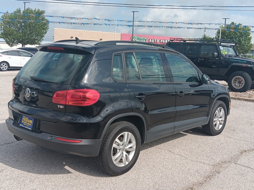 Volkswagen Tiguan Vehicle Full-screen Gallery Image 03
