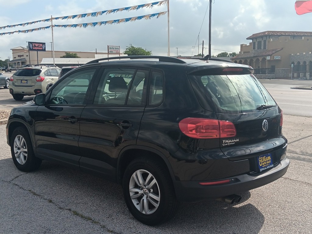 Volkswagen Tiguan Vehicle Full-screen Gallery Image 05