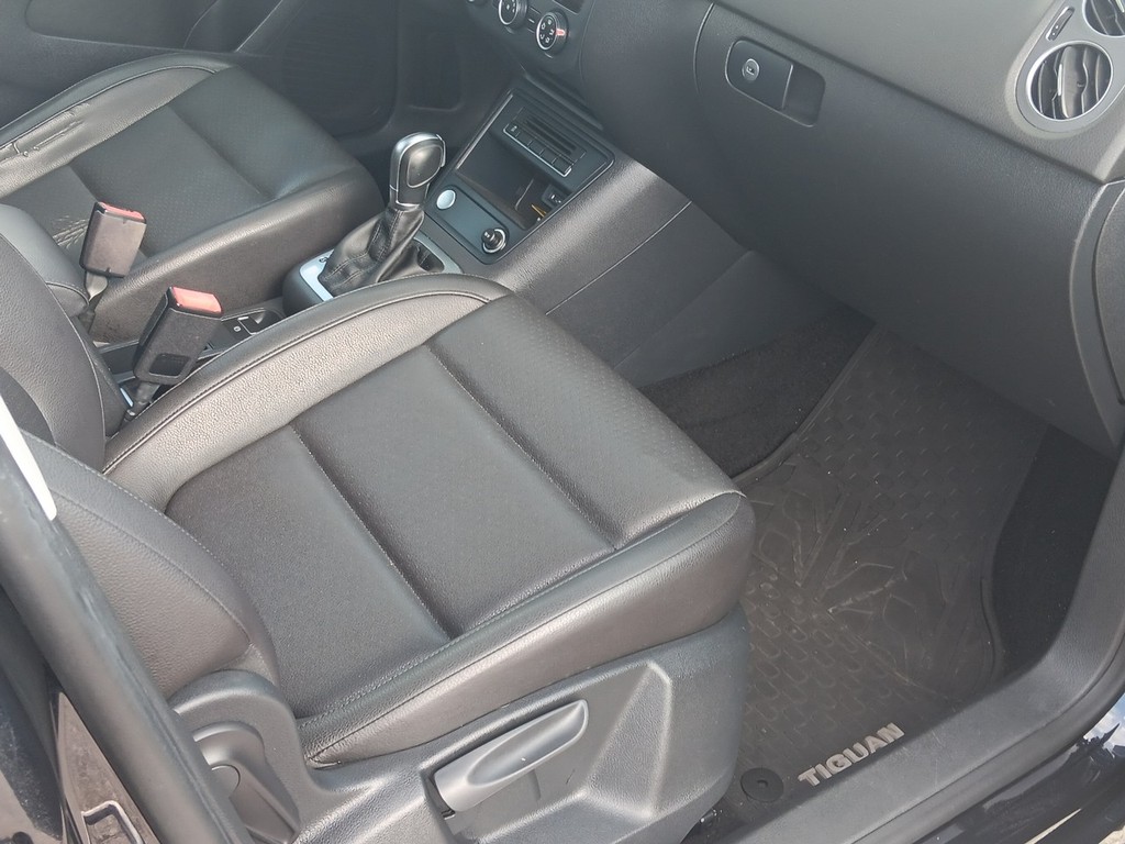 Volkswagen Tiguan Vehicle Full-screen Gallery Image 10