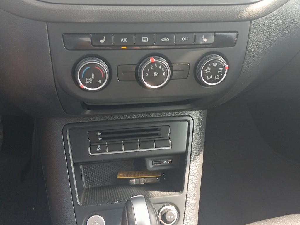 Volkswagen Tiguan Vehicle Full-screen Gallery Image 20