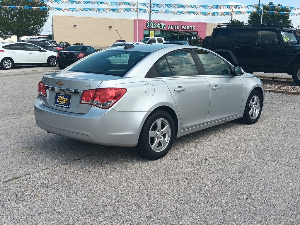 Chevrolet Cruze Limited Vehicle Full-screen Gallery Image 3