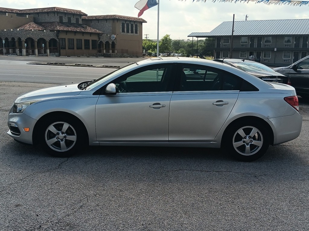 Chevrolet Cruze Limited Vehicle Full-screen Gallery Image 6