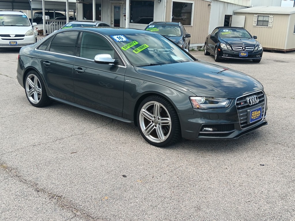 Audi S4 Vehicle Full-screen Gallery Image 01