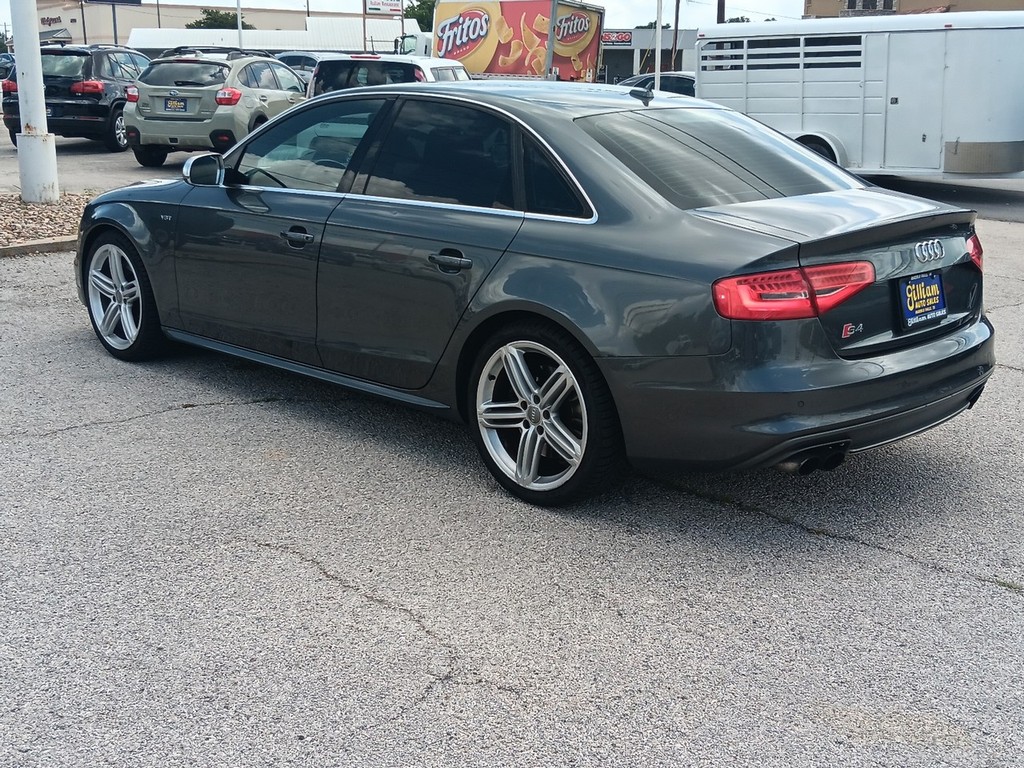 Audi S4 Vehicle Full-screen Gallery Image 05