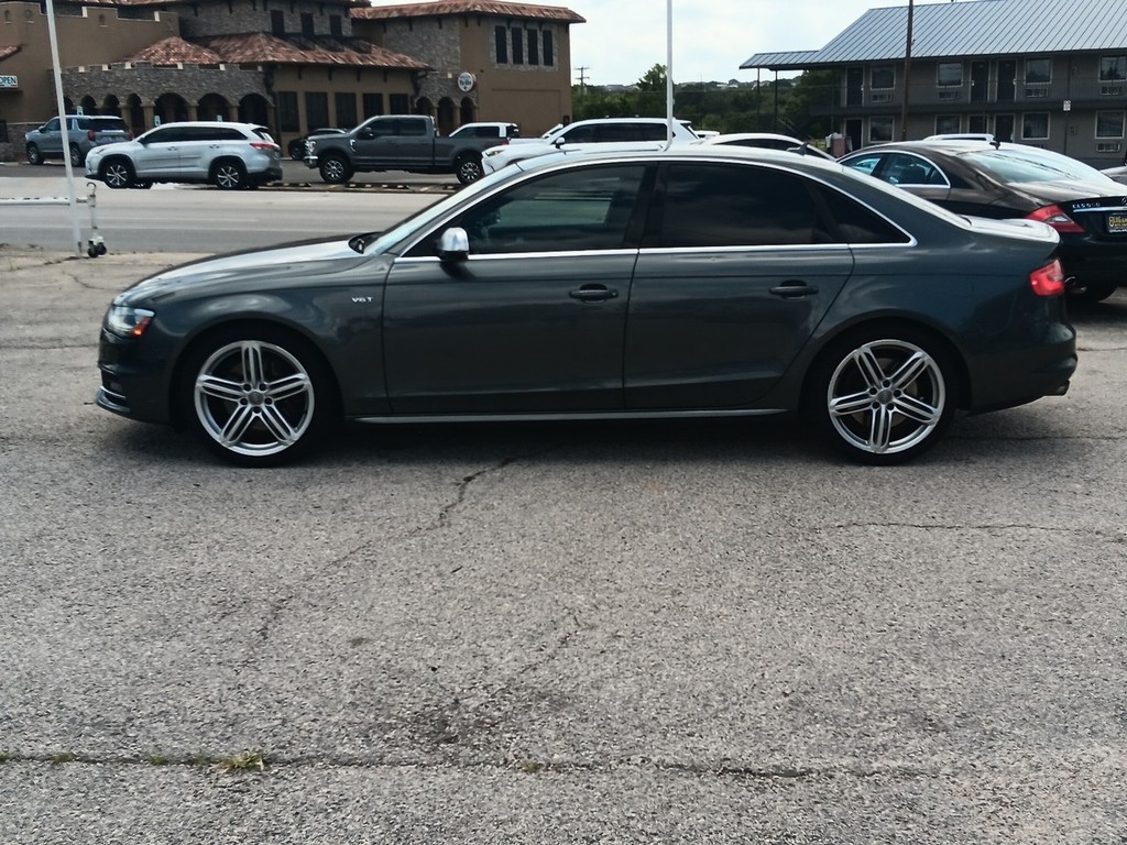 Audi S4 Vehicle Full-screen Gallery Image 06