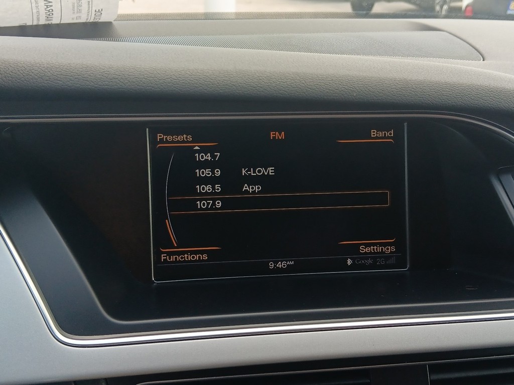 Audi S4 Vehicle Full-screen Gallery Image 19