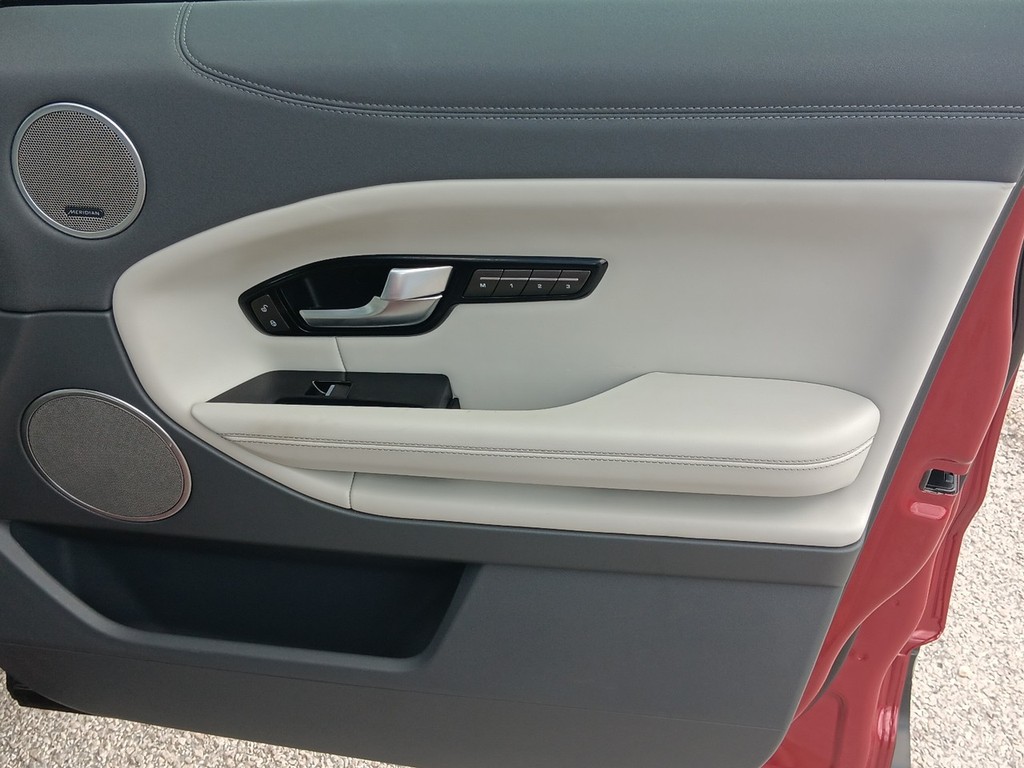 Land Rover Range Rover Evoque Vehicle Full-screen Gallery Image 11
