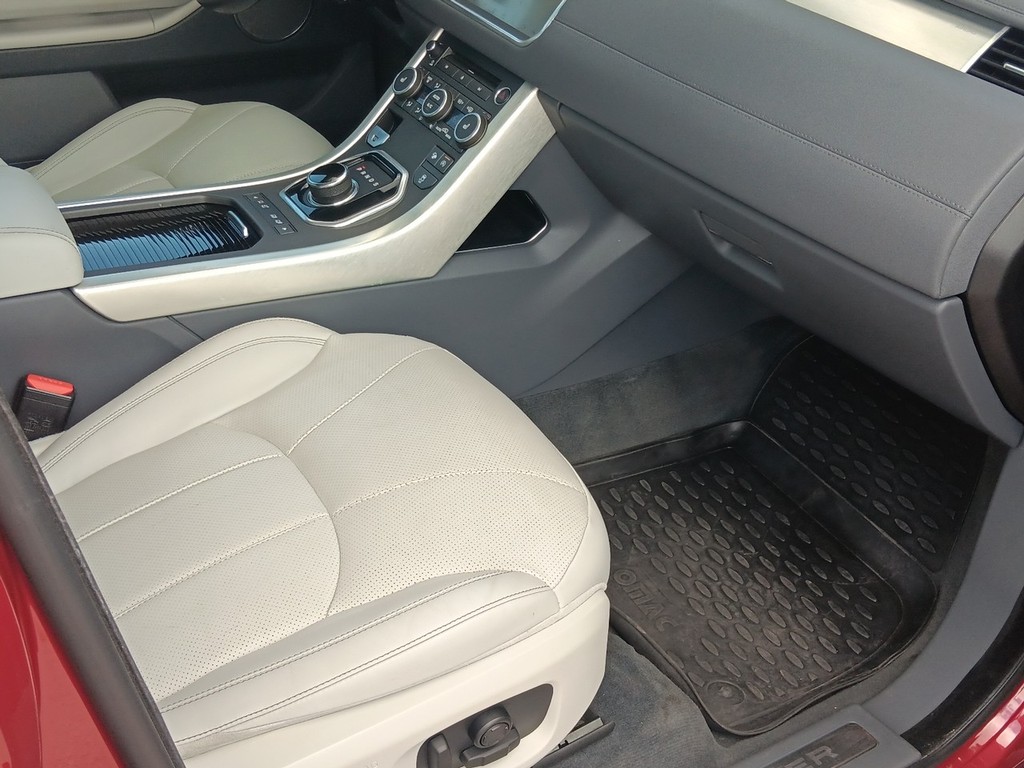Land Rover Range Rover Evoque Vehicle Full-screen Gallery Image 12