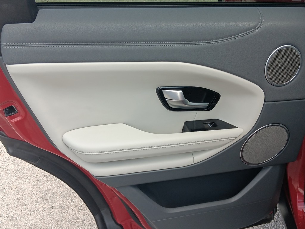 Land Rover Range Rover Evoque Vehicle Full-screen Gallery Image 15