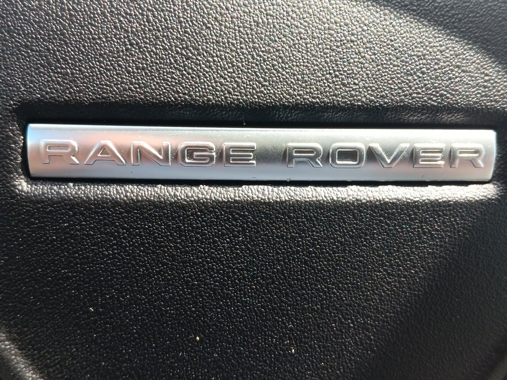 Land Rover Range Rover Evoque Vehicle Full-screen Gallery Image 23