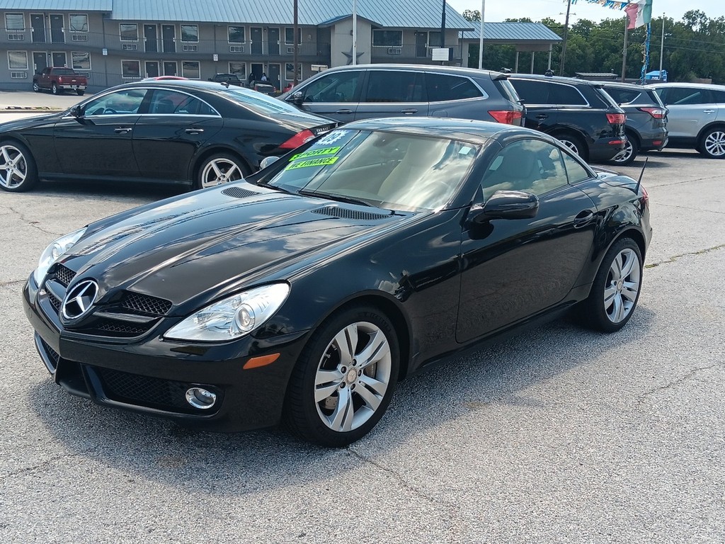 Mercedes-Benz SLK-Class Vehicle Full-screen Gallery Image 07