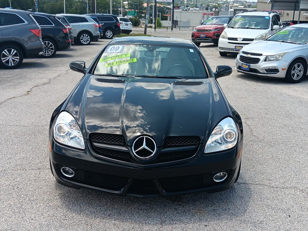 Mercedes-Benz SLK-Class Vehicle Full-screen Gallery Image 08