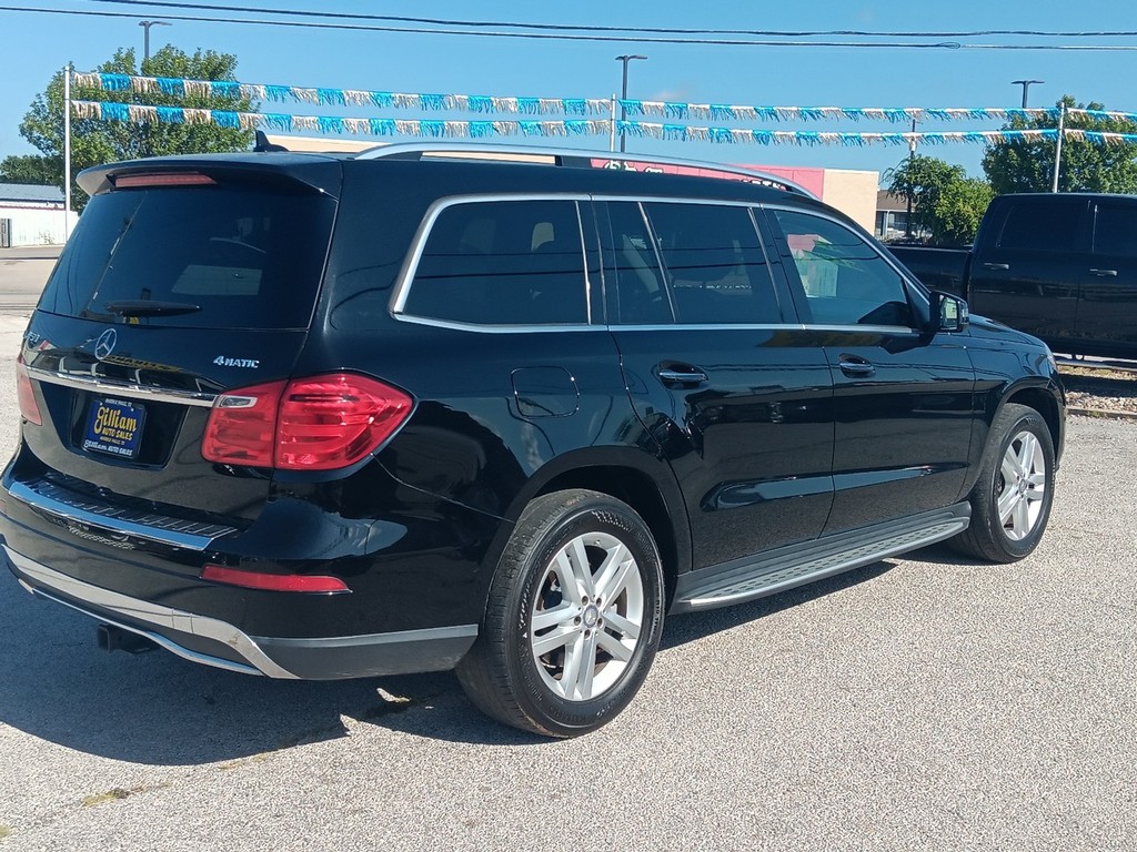 Mercedes-Benz GL-Class Vehicle Full-screen Gallery Image 3