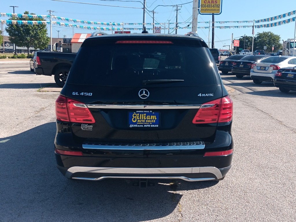 Mercedes-Benz GL-Class Vehicle Full-screen Gallery Image 4