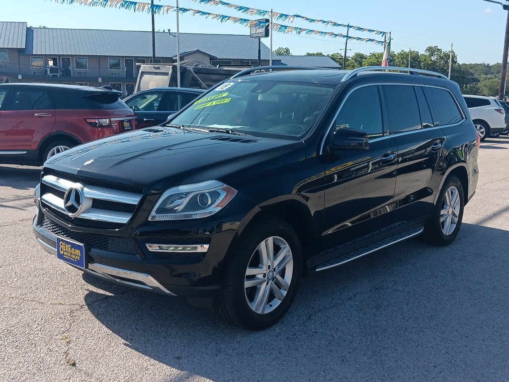 Mercedes-Benz GL-Class Vehicle Full-screen Gallery Image 7