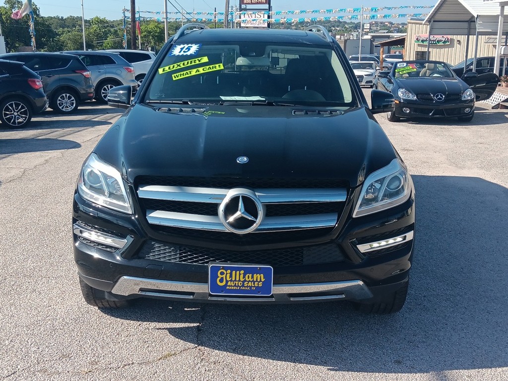 Mercedes-Benz GL-Class Vehicle Full-screen Gallery Image 8