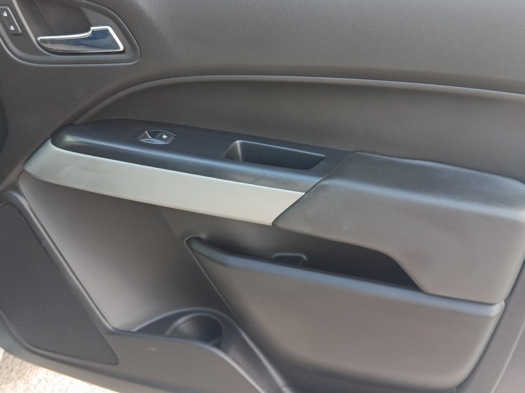 Chevrolet Colorado Vehicle Full-screen Gallery Image 09