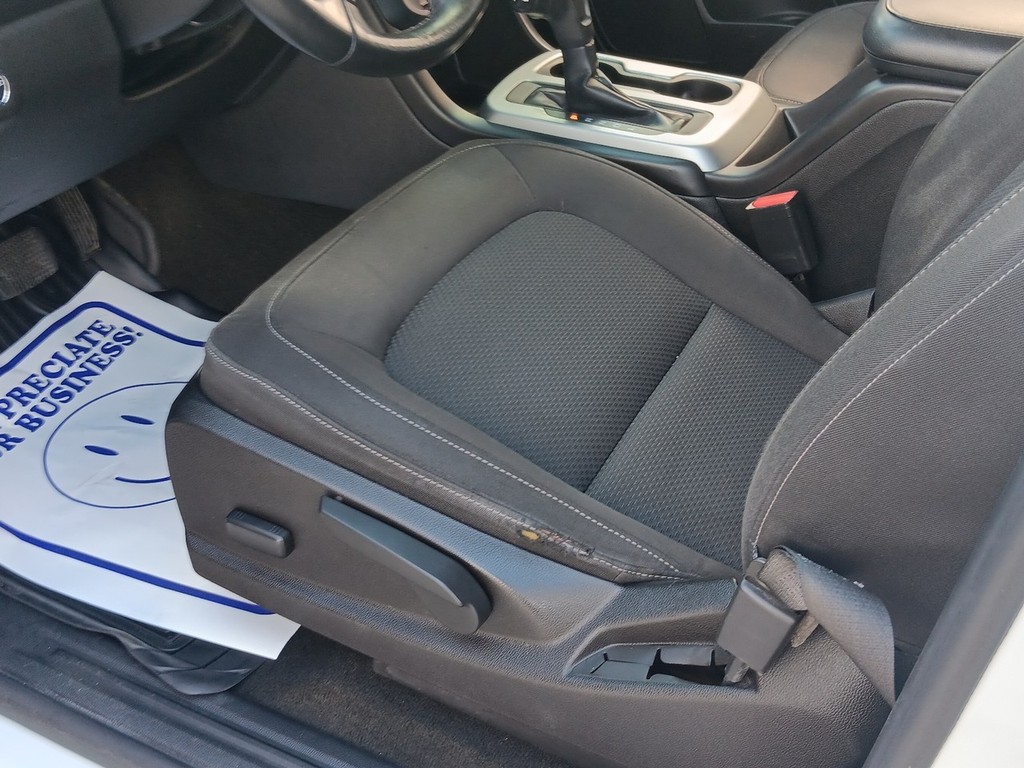 Chevrolet Colorado Vehicle Full-screen Gallery Image 16