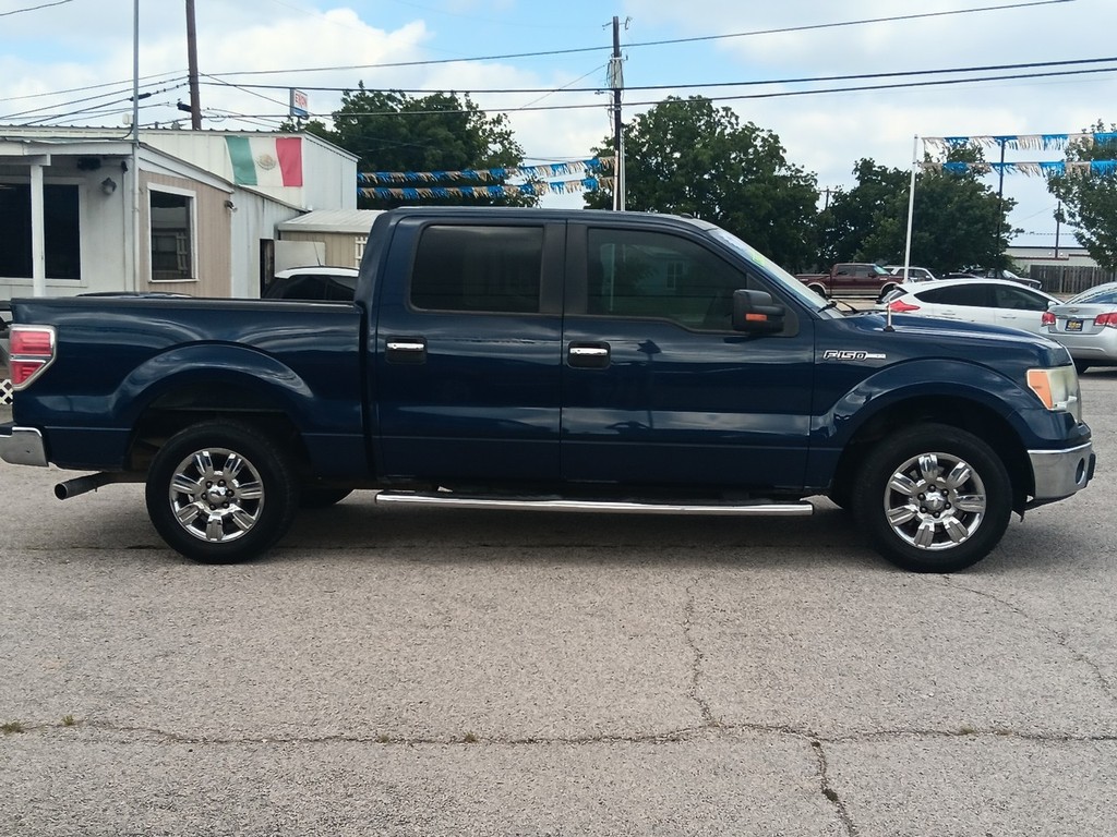 Ford F-150 Vehicle Full-screen Gallery Image 02