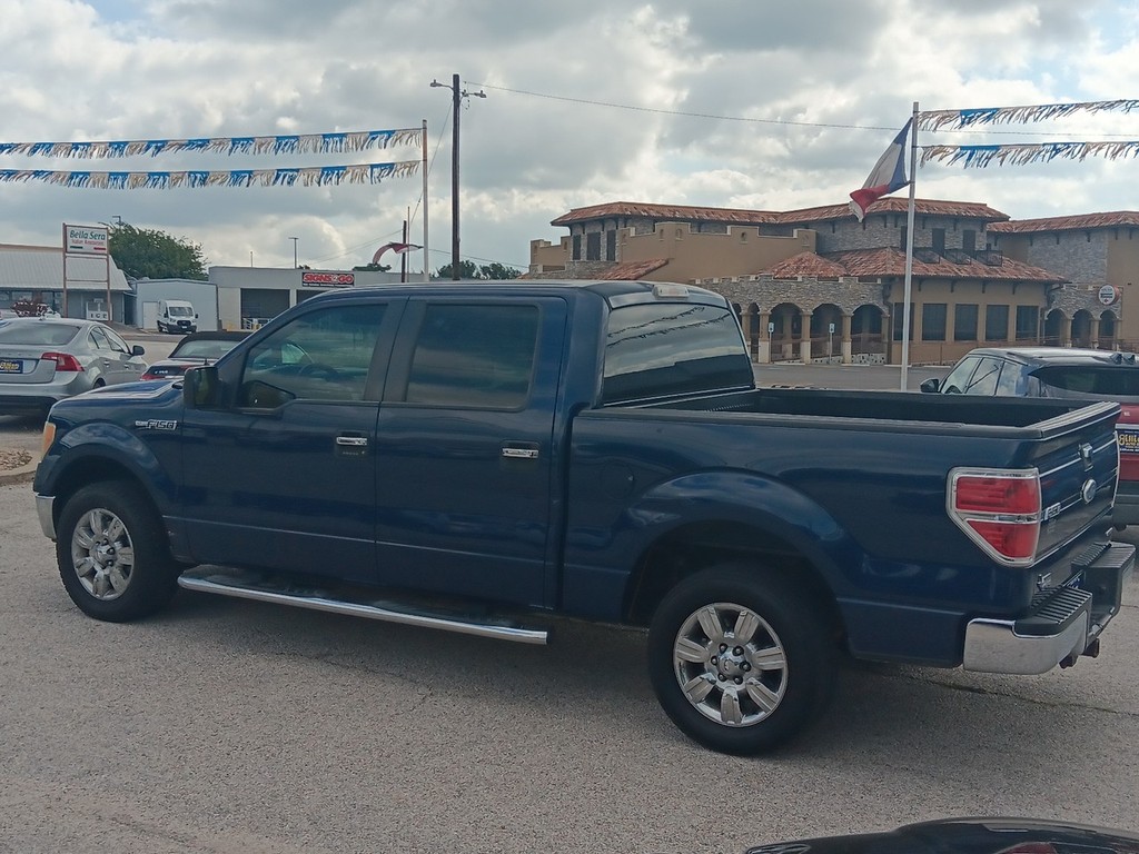 Ford F-150 Vehicle Full-screen Gallery Image 05