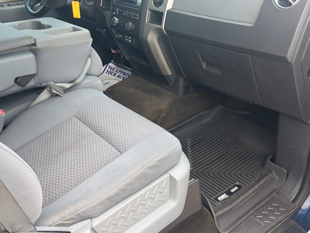 Ford F-150 Vehicle Full-screen Gallery Image 10
