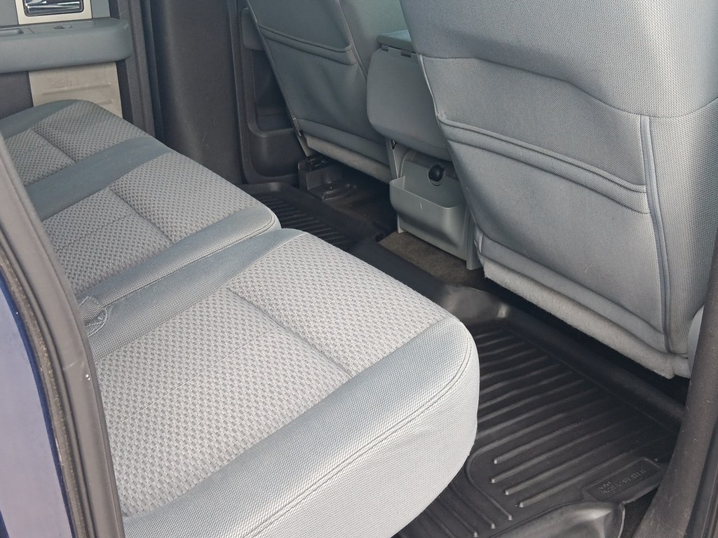 Ford F-150 Vehicle Full-screen Gallery Image 12