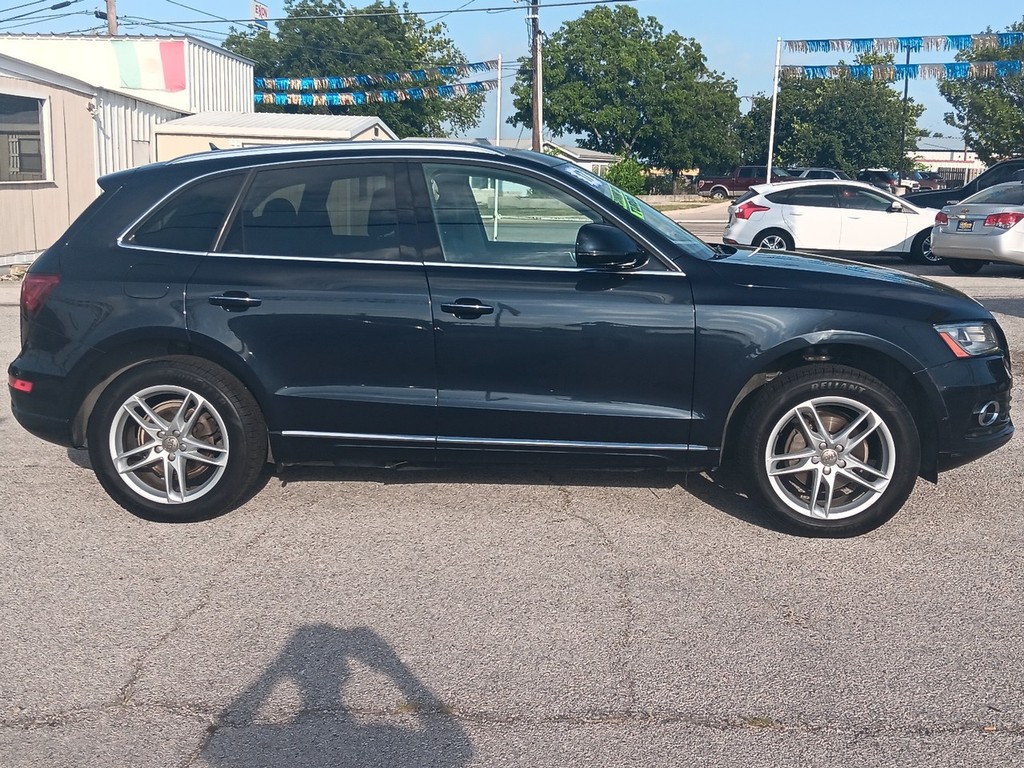 Audi Q5 Vehicle Full-screen Gallery Image 02