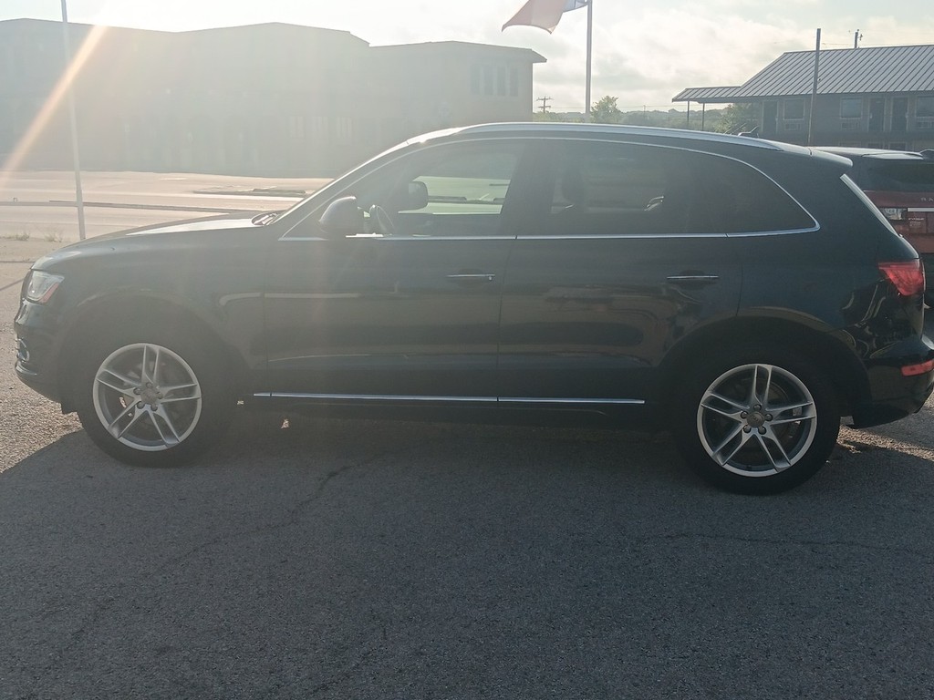 Audi Q5 Vehicle Full-screen Gallery Image 07