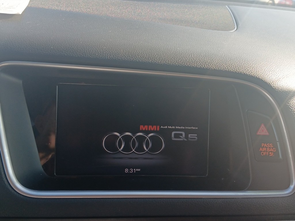 Audi Q5 Vehicle Full-screen Gallery Image 21