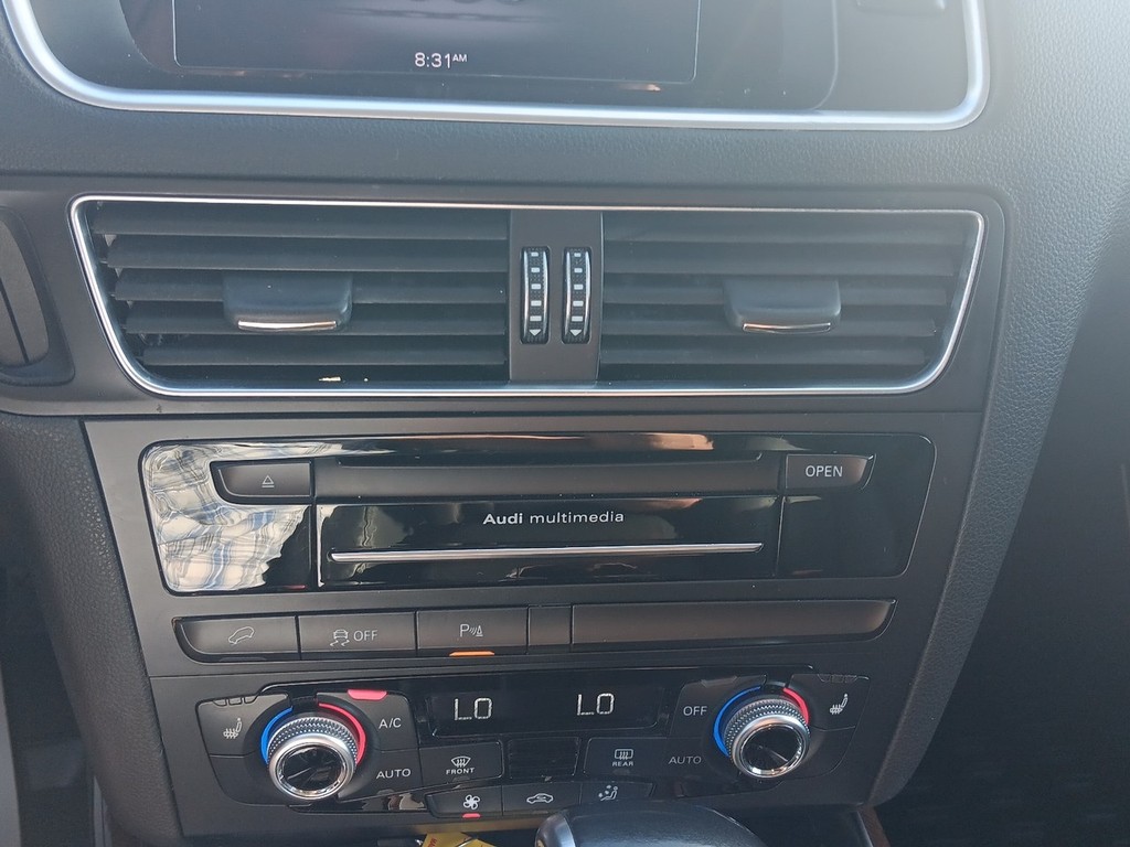 Audi Q5 Vehicle Full-screen Gallery Image 22