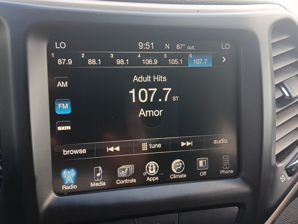 Jeep Cherokee Vehicle Full-screen Gallery Image 18