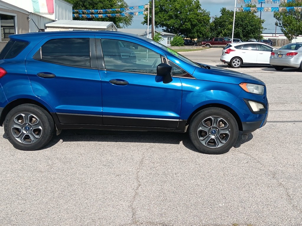 Ford EcoSport Vehicle Full-screen Gallery Image 2
