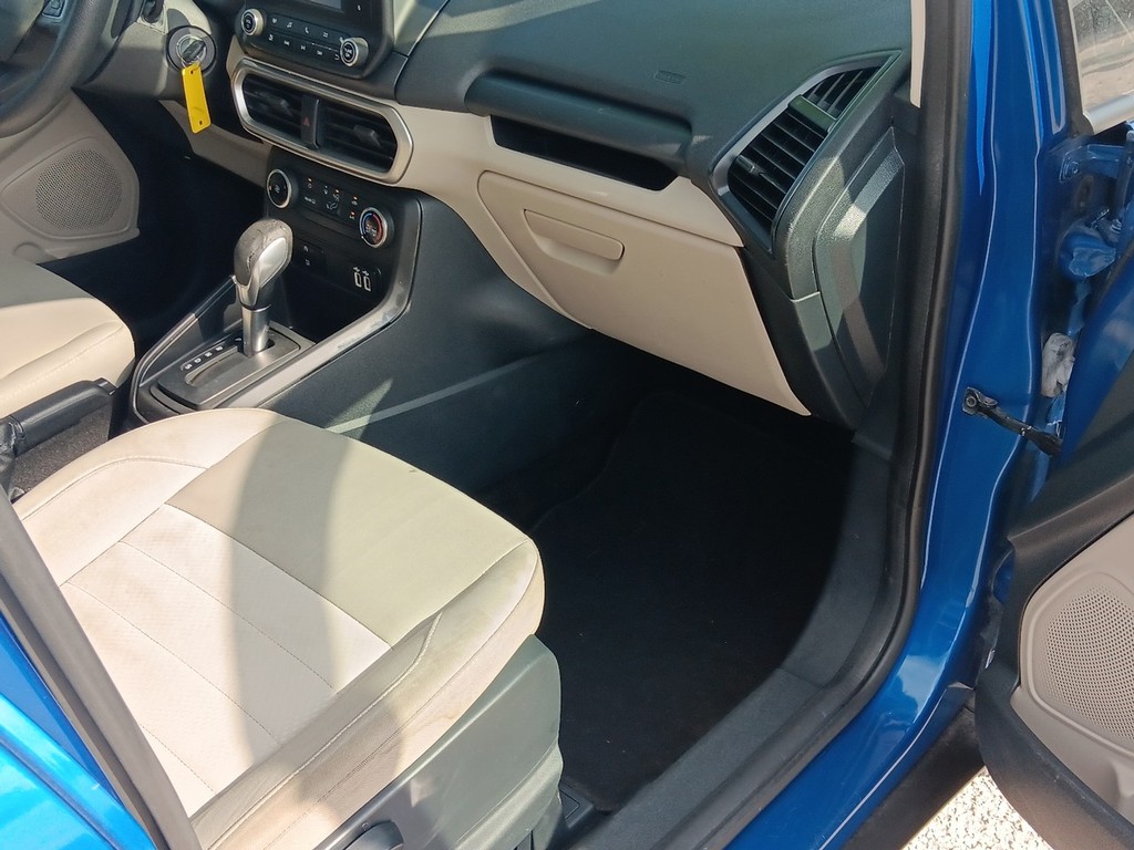Ford EcoSport Vehicle Full-screen Gallery Image 10