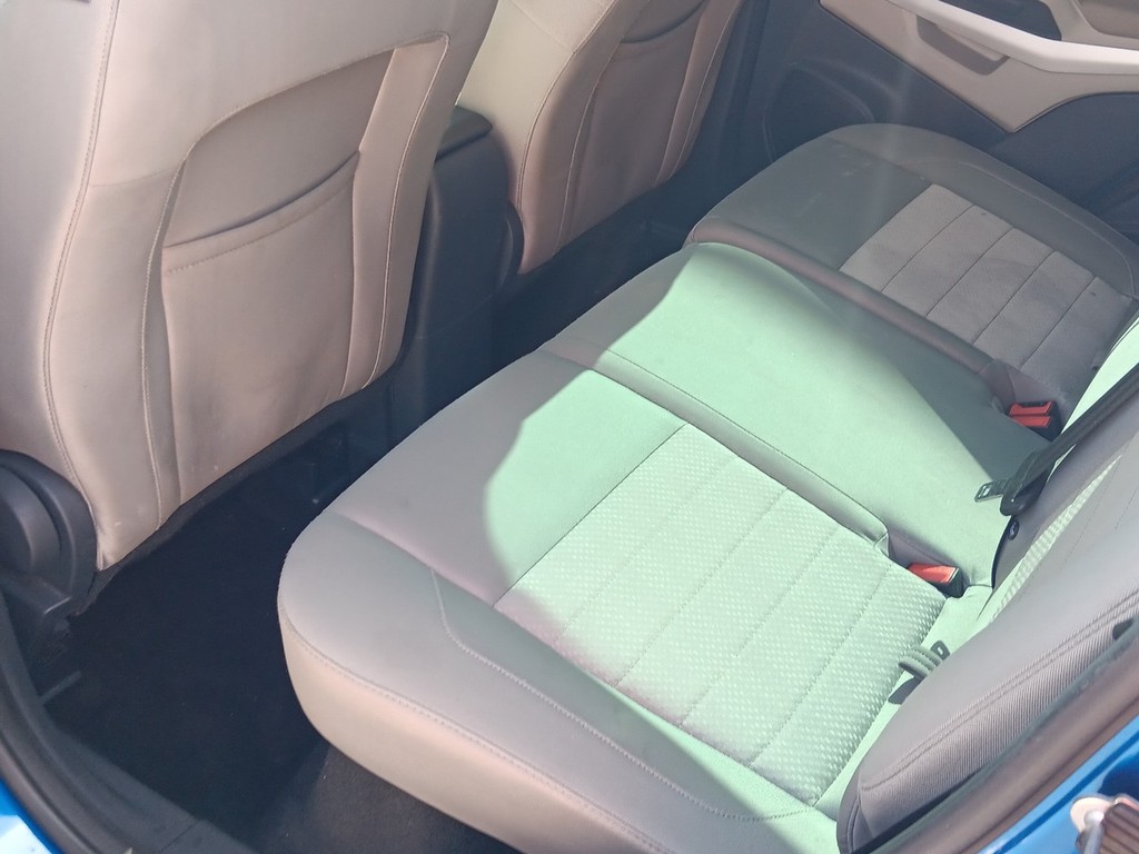 Ford EcoSport Vehicle Full-screen Gallery Image 14
