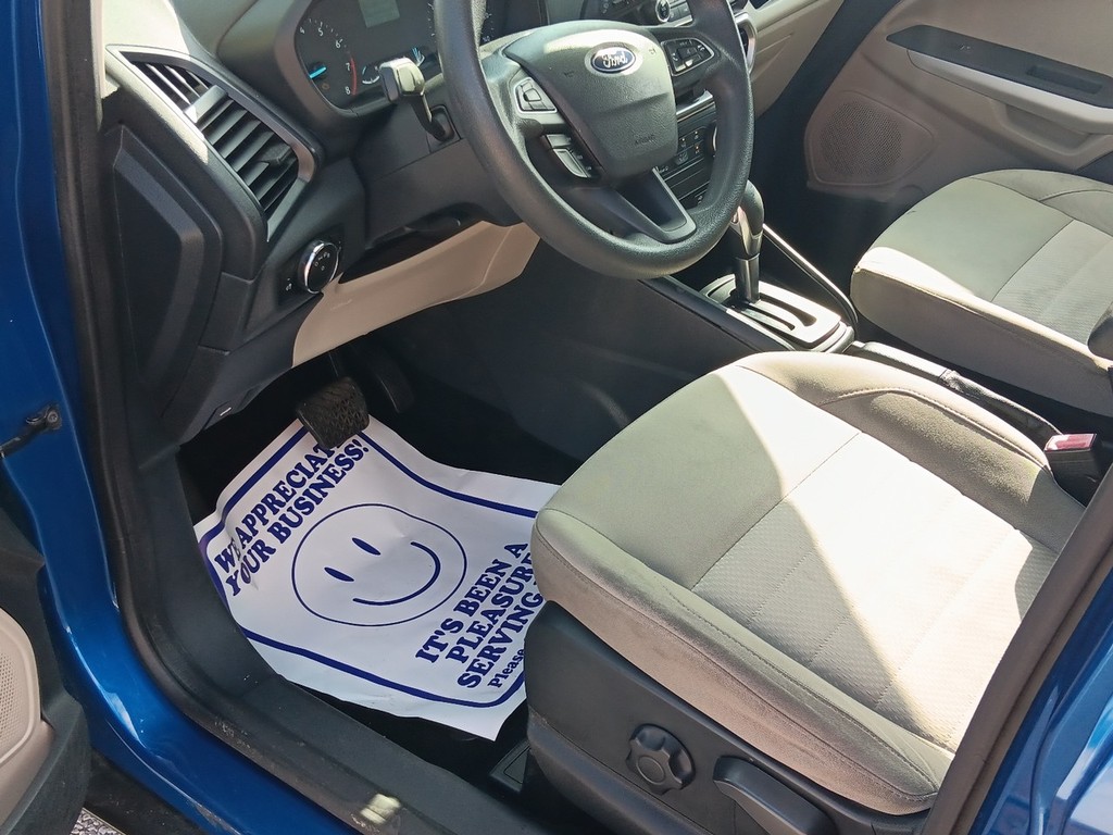 Ford EcoSport Vehicle Full-screen Gallery Image 16