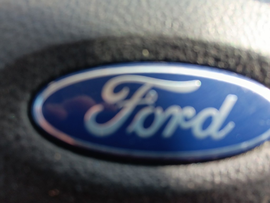 Ford EcoSport Vehicle Full-screen Gallery Image 19