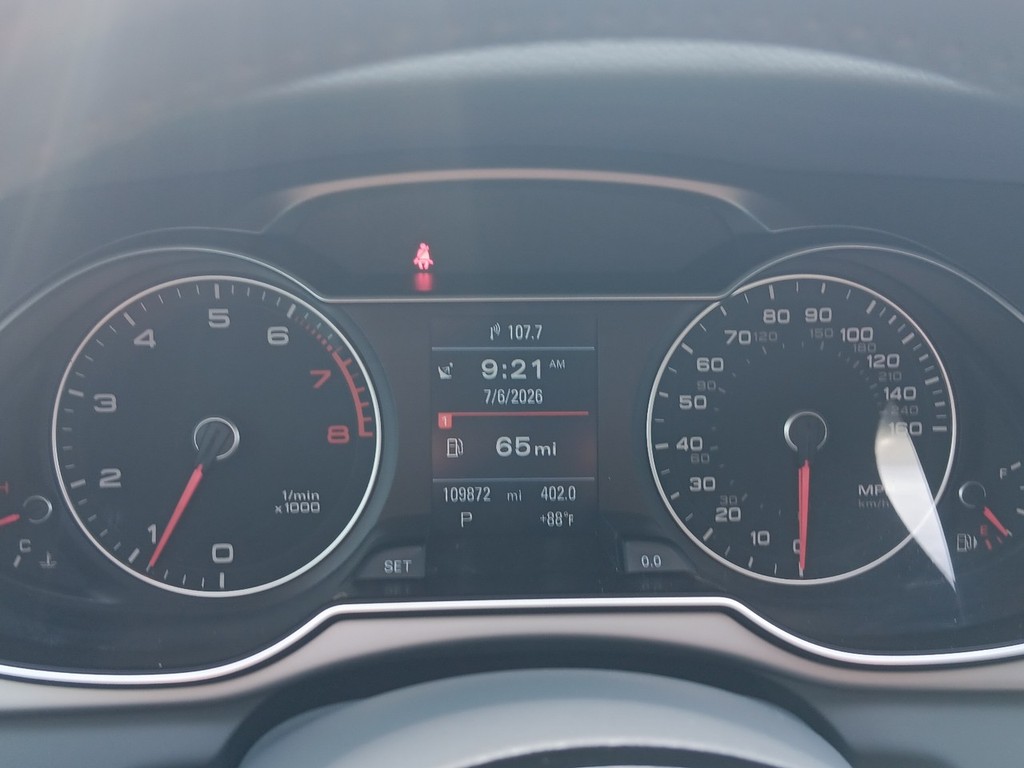 Audi A4 Vehicle Full-screen Gallery Image 18