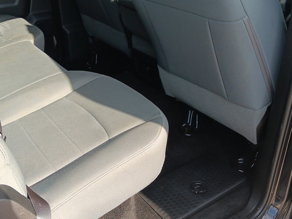 Ram 1500 Vehicle Full-screen Gallery Image 14