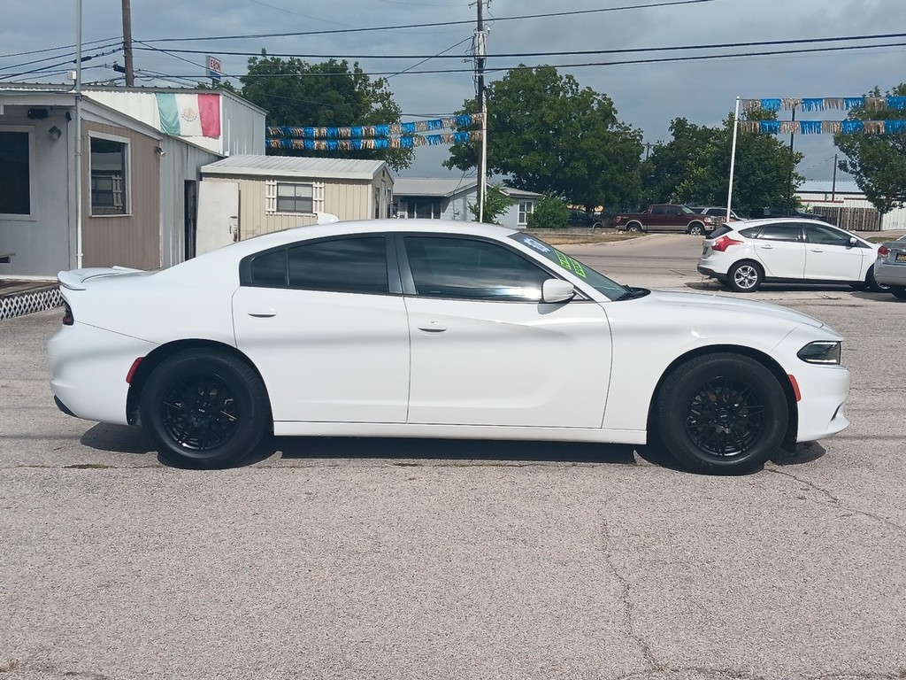 Dodge Charger Vehicle Full-screen Gallery Image 02