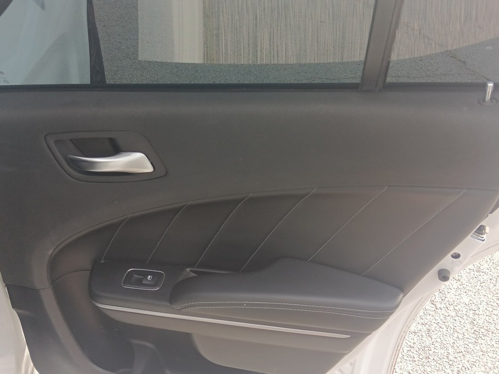 Dodge Charger Vehicle Full-screen Gallery Image 11