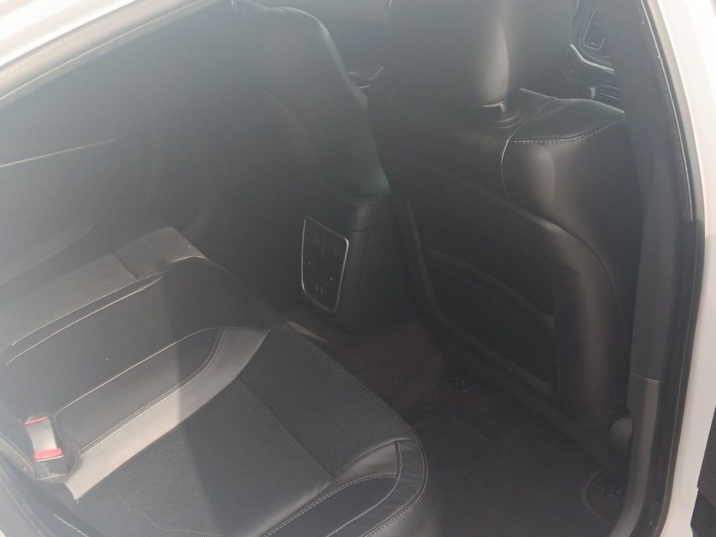 Dodge Charger Vehicle Full-screen Gallery Image 12