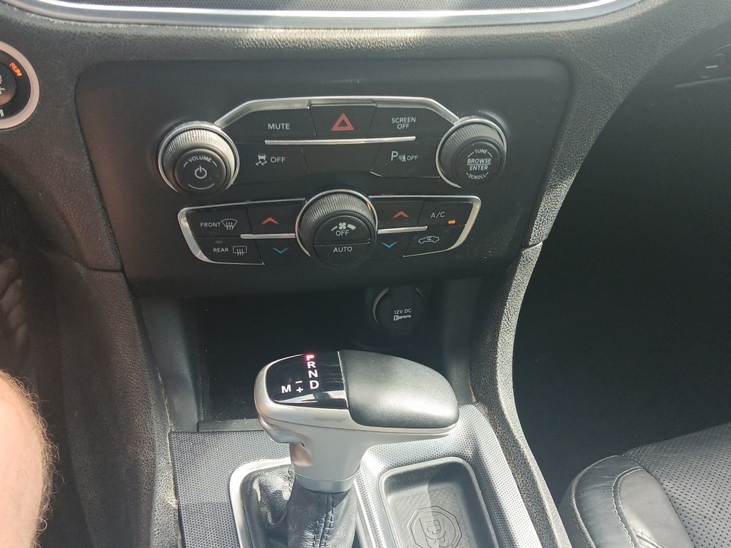 Dodge Charger Vehicle Full-screen Gallery Image 19