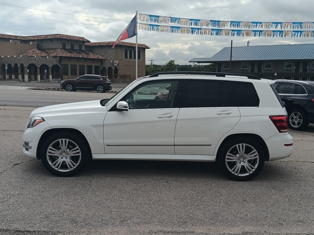 Mercedes-Benz GLK-Class Vehicle Full-screen Gallery Image 6