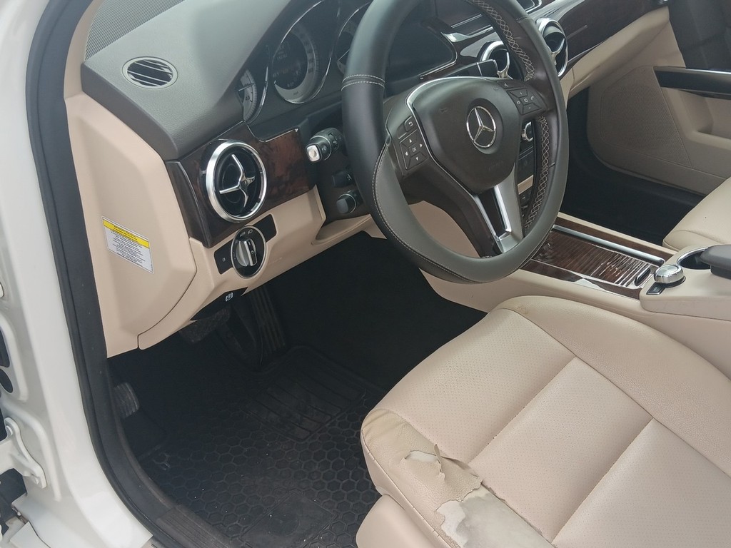 Mercedes-Benz GLK-Class Vehicle Full-screen Gallery Image 16