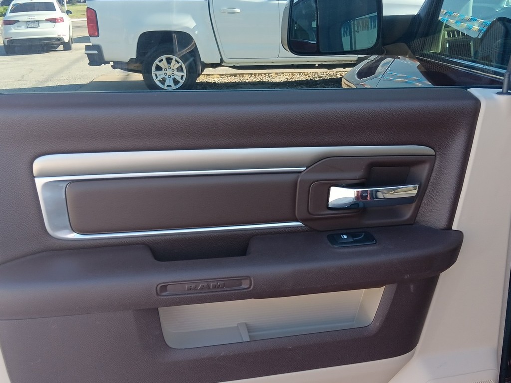 Ram 1500 Vehicle Full-screen Gallery Image 13