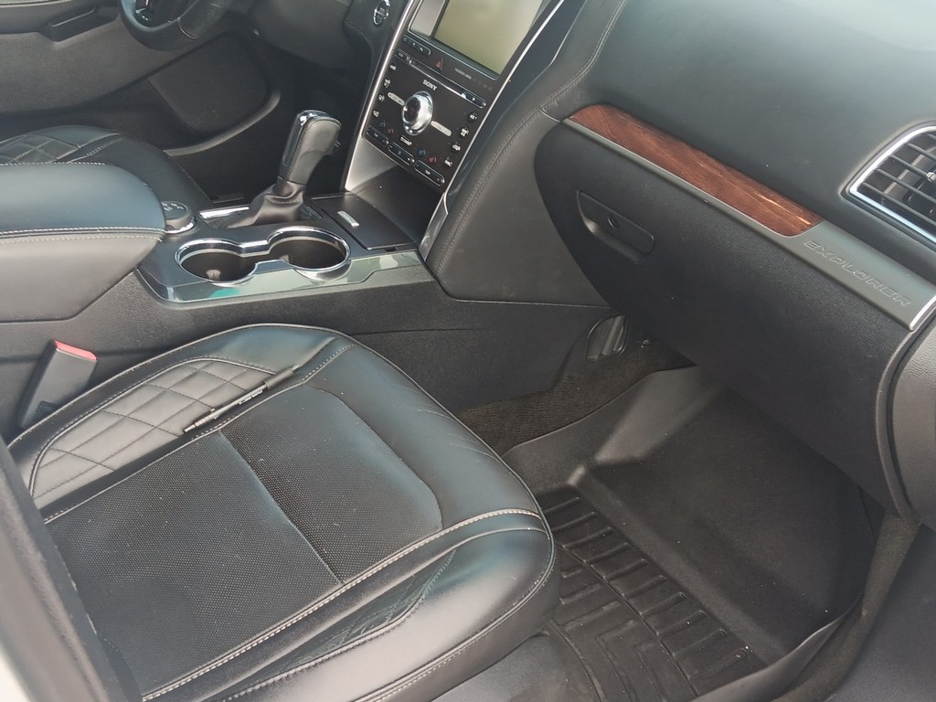 2016 Ford Explorer Platinum - Photo 10