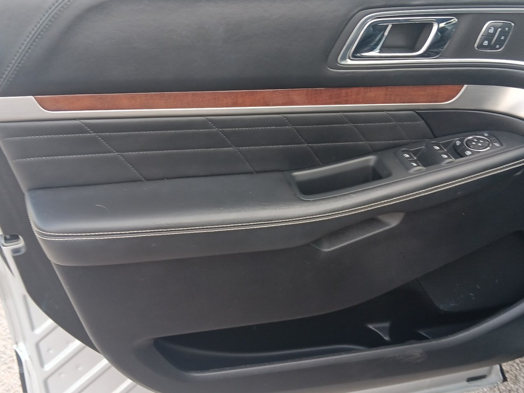 2016 Ford Explorer Platinum - Photo 16