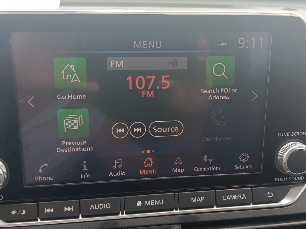 Nissan Altima Vehicle Full-screen Gallery Image 21
