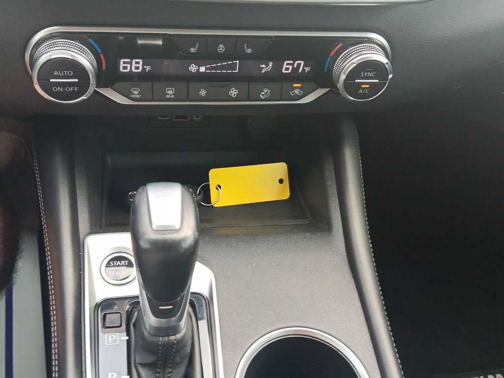 Nissan Altima Vehicle Full-screen Gallery Image 22