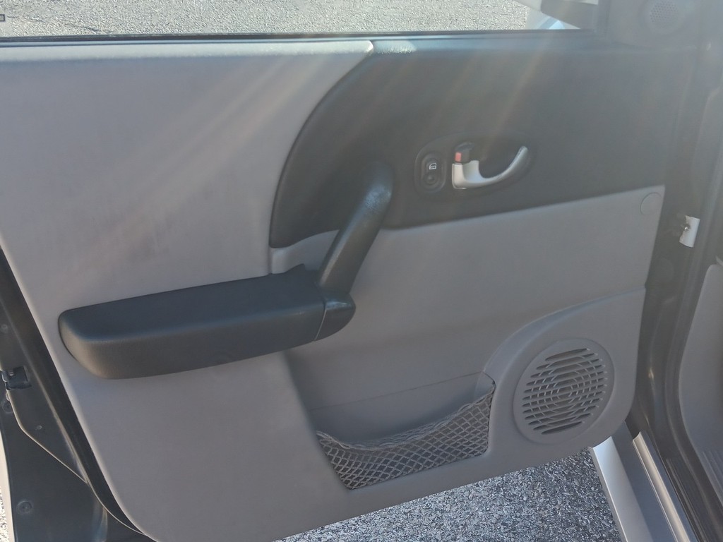 Saturn VUE Vehicle Full-screen Gallery Image 5